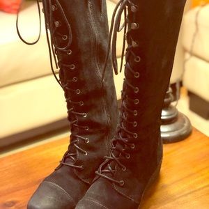 BORN “SHEREE” BLACK NUBUCK DISTRESSED WEDGE